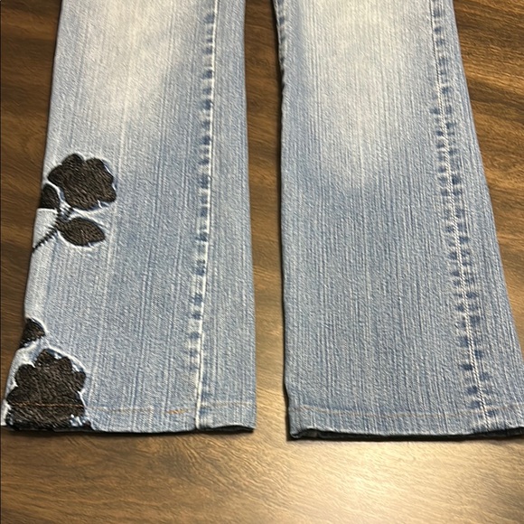 WHBM Light Wash Floral Blanc Capri - Picture 8 of 11